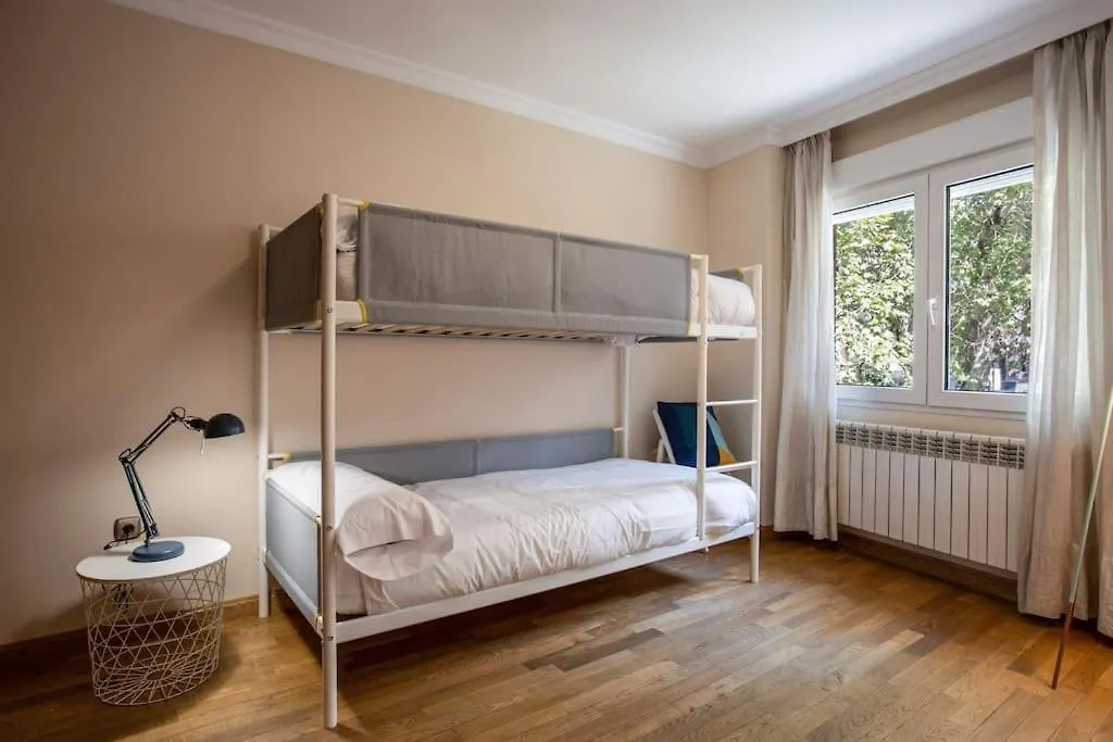 Apartment Centrico Y Espacioso. Parking Gratuito. Granada Spain